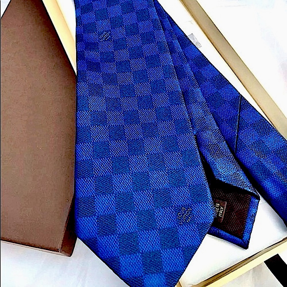 🎁LV HOLIDAY 26’🎁💯LOUIS VUITTON DAMIER KNIGHT BLUE SPECIAL LIMITED EDITION TIE🔥🎁 - Picture 6 of 13
